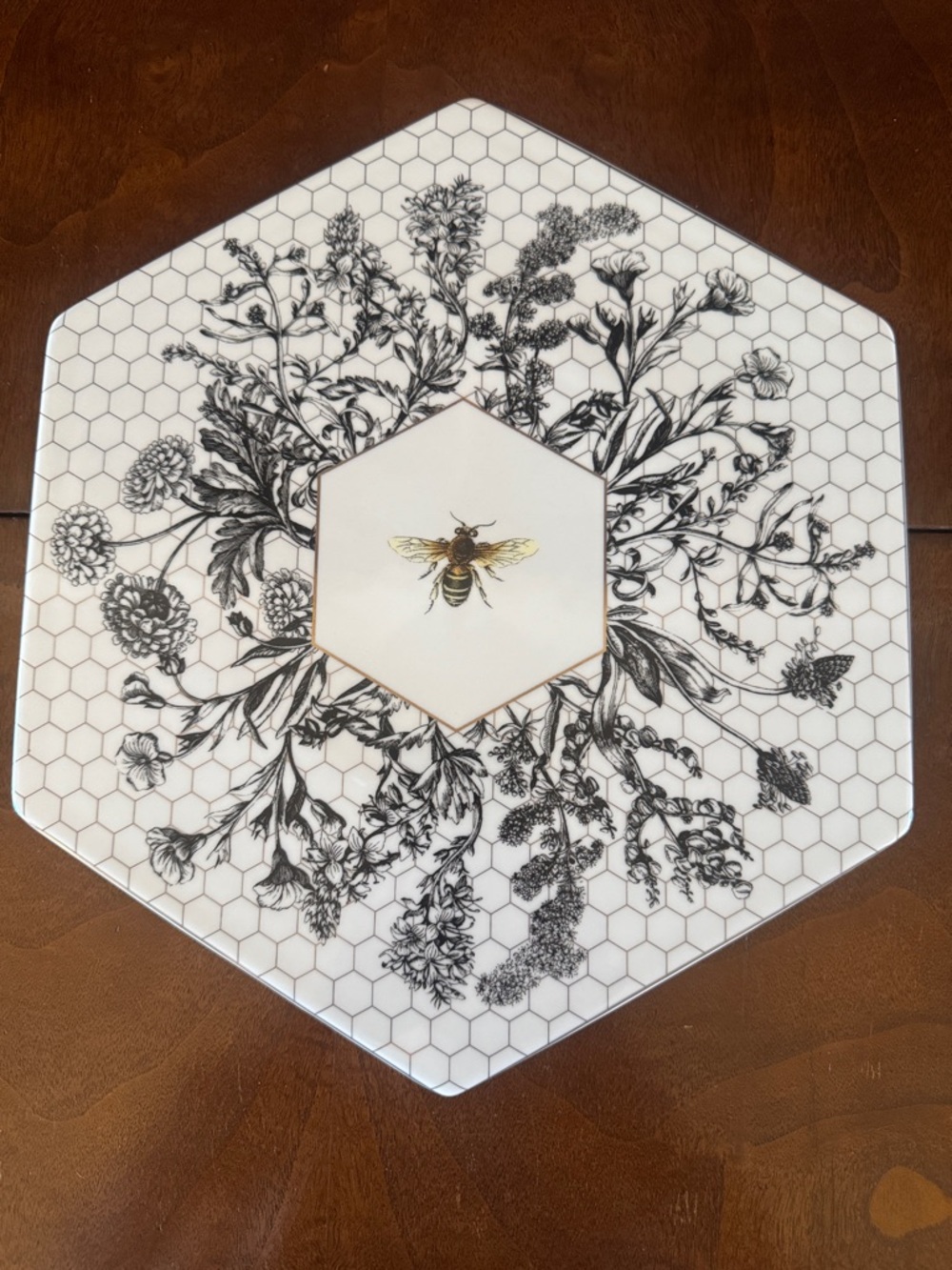 Williams Sonoma Honeycomb Shaped Cheeseboard New!